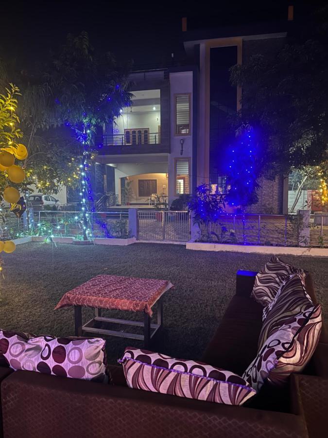 Villa Kaashi Flora - Luxury 3Bhk Varanasi Exterior foto